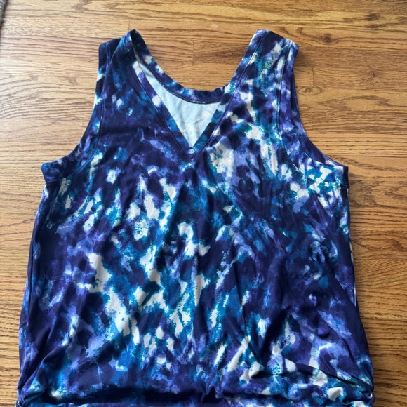 Tie dye old navy workout top - Picture 2 of 2